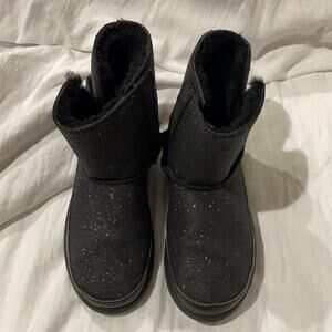 Ugg black shimmer 12 Velcro closure euc good rubber soles